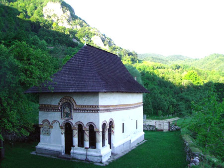 Biserica 44 de Izvoare - Costesti, Valcea
