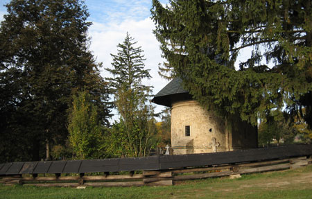 Manastirea Dragomirna - Biserica cimitirului