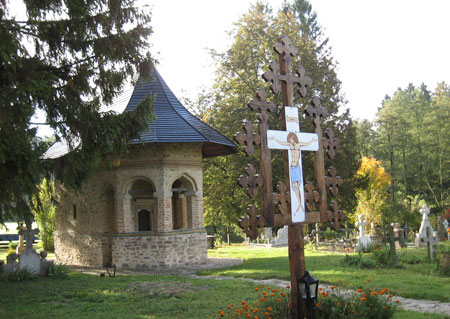 Manastirea Dragomirna - Biserica cimitirului