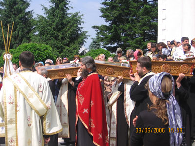Procesiune cu moaste