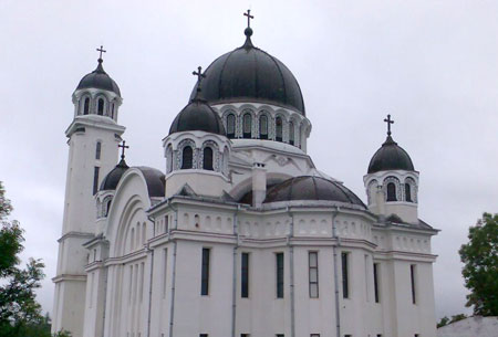 Biserica din Ghelari - dupa restaurare