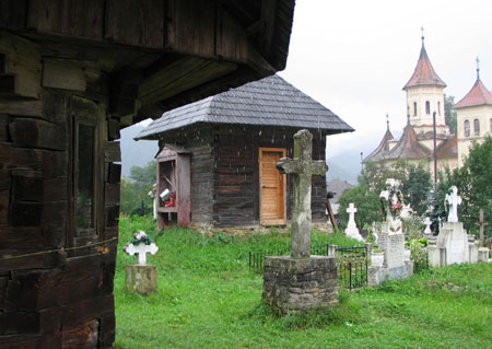 Biserica Veche a Putnei - Dragos Voda si biserica noua a satului