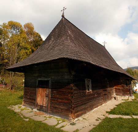 Biserica Veche a Putnei - Dragos Voda