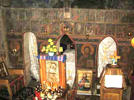 Manastirea Cetatuia - Biserica din Pestera