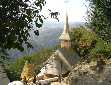 Manastirea Cetatuia Negru Voda - Meteora Romaniei