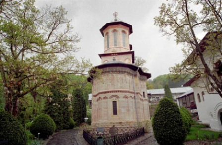 Manastirea Dintr-un Lemn