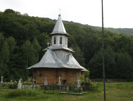 Manastirea Magura Ocnei - Biserica din Cimitir