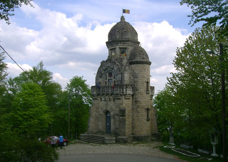 Manastirea Magura Ocnei - Biserica din Cimitir