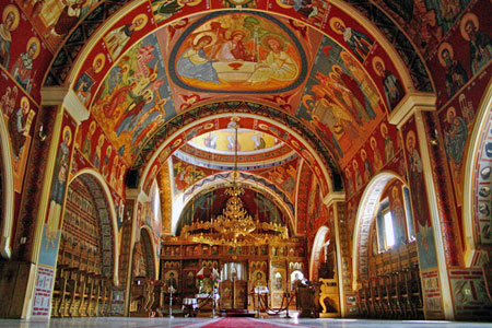 Manastirea Cotmeana - biserica cea noua, cu hramul Acoperamantul Maicii Domnului