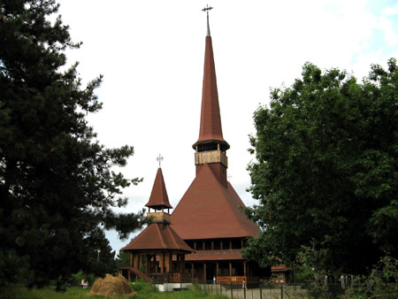 Biserica Pogorarea Sfantului Duh - Parc Titan