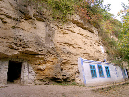 Manastirea Saharna