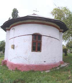 Biserica din Satul Fantana Doamnei 