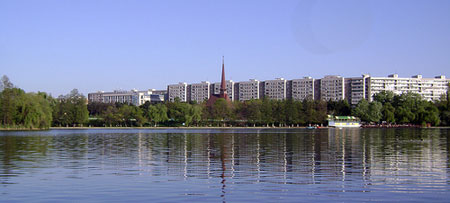 Biserica Pogorarea Sfantului Duh - Parc Titan