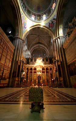 Biserica Sfantului  Mormant - Biserica Invierii, privita din naos, spre Altar