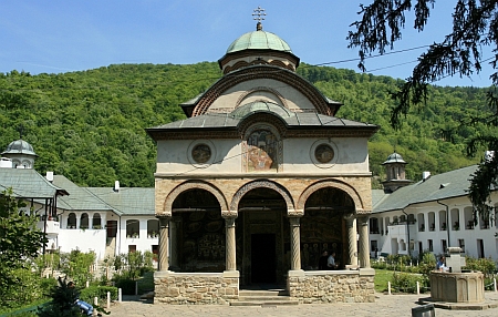 Manastirea Cozia - Sfanta Treime