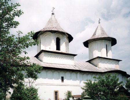 Biserici vechi din Ocnele Mari - Manastirea Titireciu - Ioan Gura de Aur
