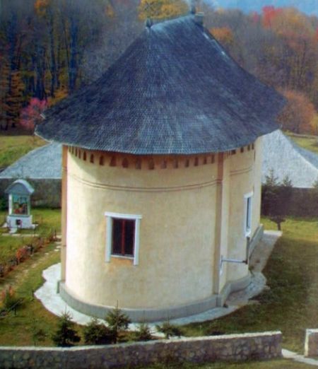 Manastirea Lacuri - Deleni