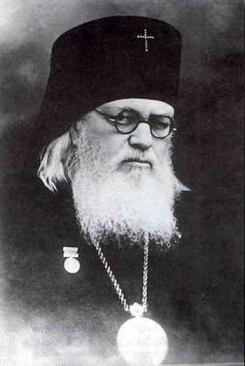 http://www.crestinortodox.ro/files/image/diverse%20-%20articole/-%20luca%20de%20crimeea/sfantul-luca-crimeei-(1).jpg