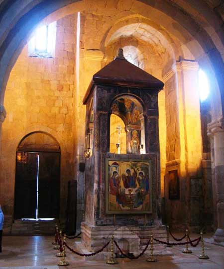 Catedrala din Georgia - Paraclisul cu Camasa lui Hristos