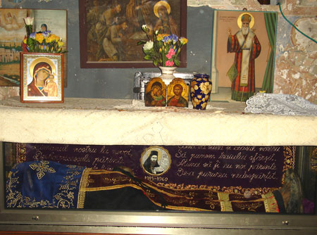 Moastele Sfantului Ioan Iacob de la Neamt - Manastirea din Hozeva