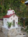 Troite si monumente funerare tip bisericuta Poza