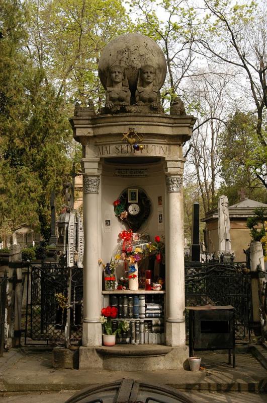 Cimitirul Bellu - Monument Iulia Hasdeu
