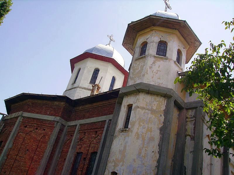 Biserica Sfanta Treime din Radulesti