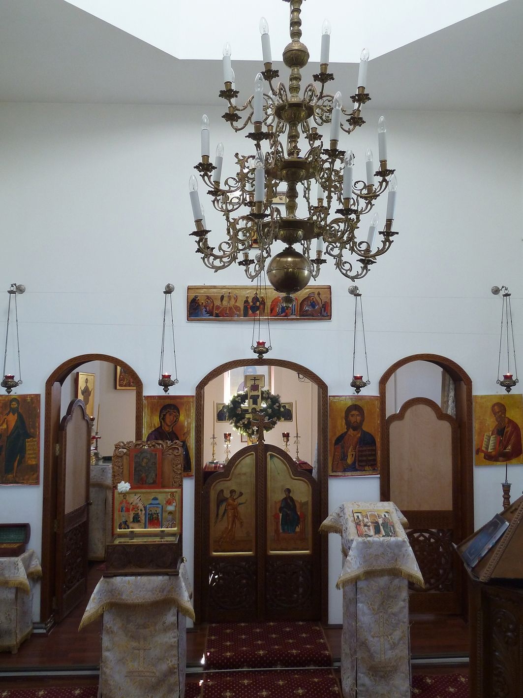 Manastirea Cornu - Interiorul bisericii