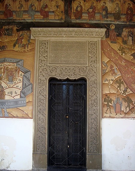 Biserica Adormirea Maicii Domnului din Vadeni