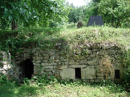 Pestera Sfantului Chiriac - Manastirea Biserica