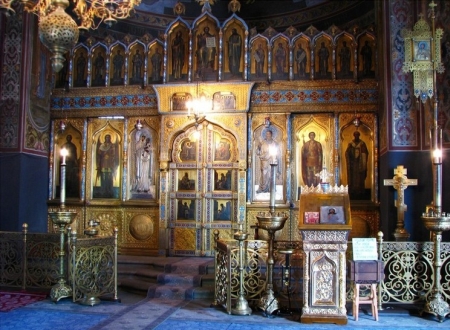 Biserica Sfantul Nicolae din Roznov