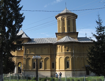 Biserica Sfintii Trei Ierarhi - Filipestii de Padure