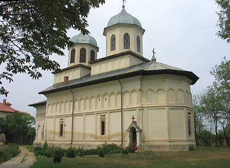 Biserica si Palatul din Potlogi - Sfantul Dumitru