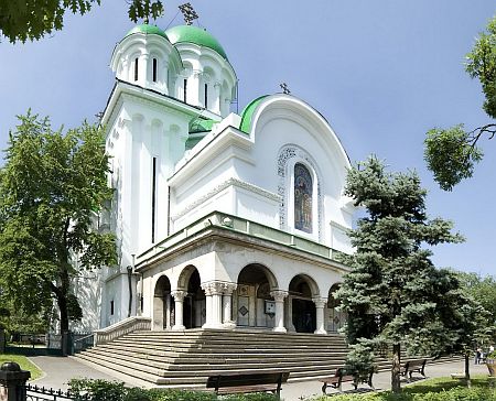 Biserica Casin - Sfintii Arhangheli Mihail si Gavriil