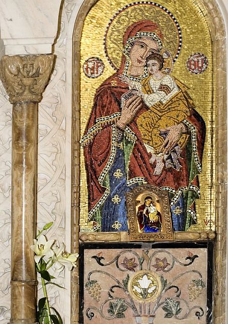 Biserica Casin - Sfintii Arhangheli Mihail si Gavriil