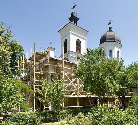 Biserica Adormirea Maicii Domnului - Dichiu