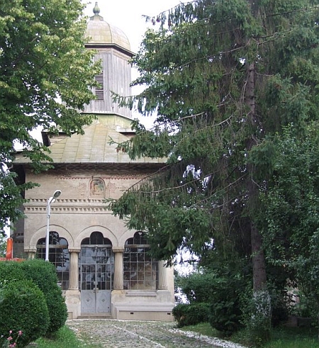 Biserica din Doicesti - Nasterea Maicii Domnului