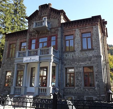 Manastirea Sfanta Treime - Busteni