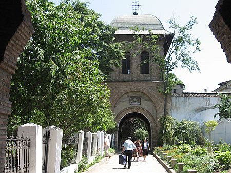 Biserica Marcuta - Sfintii Arhangheli Mihail si Gavriil