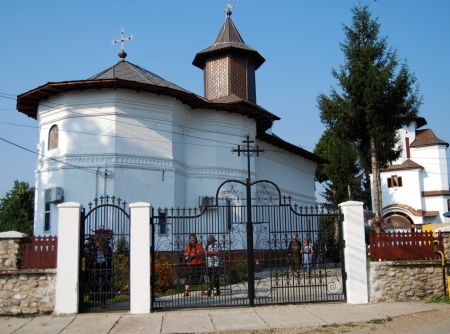 Biserica Sfantul Nicolae - Mioveni