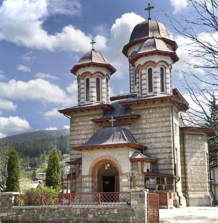 Biserica Sfintii Constantin si Elena - Poiana Tapului