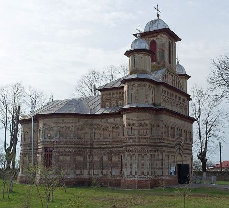 Biserica Adormirea Maicii Domnului - Calinesti - Floresti