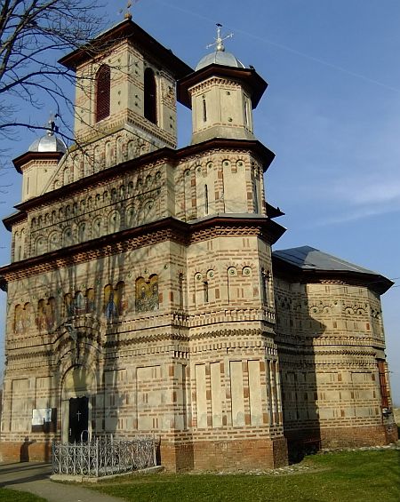 Biserica Adormirea Maicii Domnului - Calinesti - Floresti