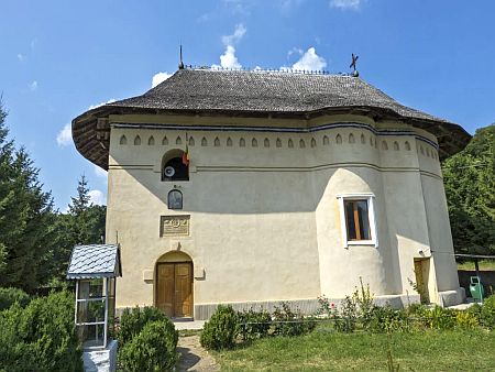 Manastirea Lacuri - Deleni