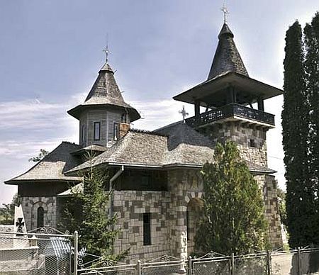 Biserica Sfanta Treime - Pietriceaua