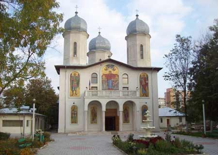 Biserica Acoperamantul Maicii Domnului - Titan