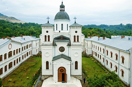 Manastirea Bistrita - Pestera Sfantului Grigorie Decapolitul