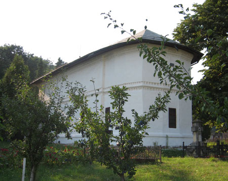 Biserica Bolnita - Episcopia Ramnicului