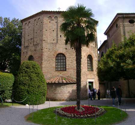 Baptisteriul lui Neon din Ravenna