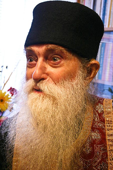 Mormantul Parintelui Arsenie Papacioc